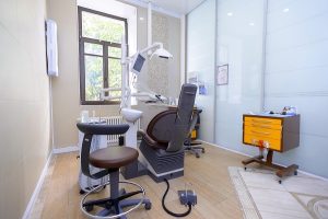 Как выбрать стоматологическую клинику и какое оборудование в ней должно быть?