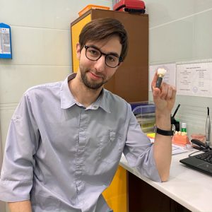 Как выбрать импланты для зубов? Разбираемся, что важнее всего при установке